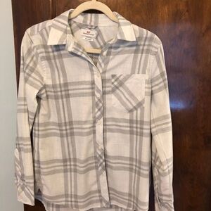 Vineyard Vines Gray and White Button Down Shirt size 2 relaxed fit